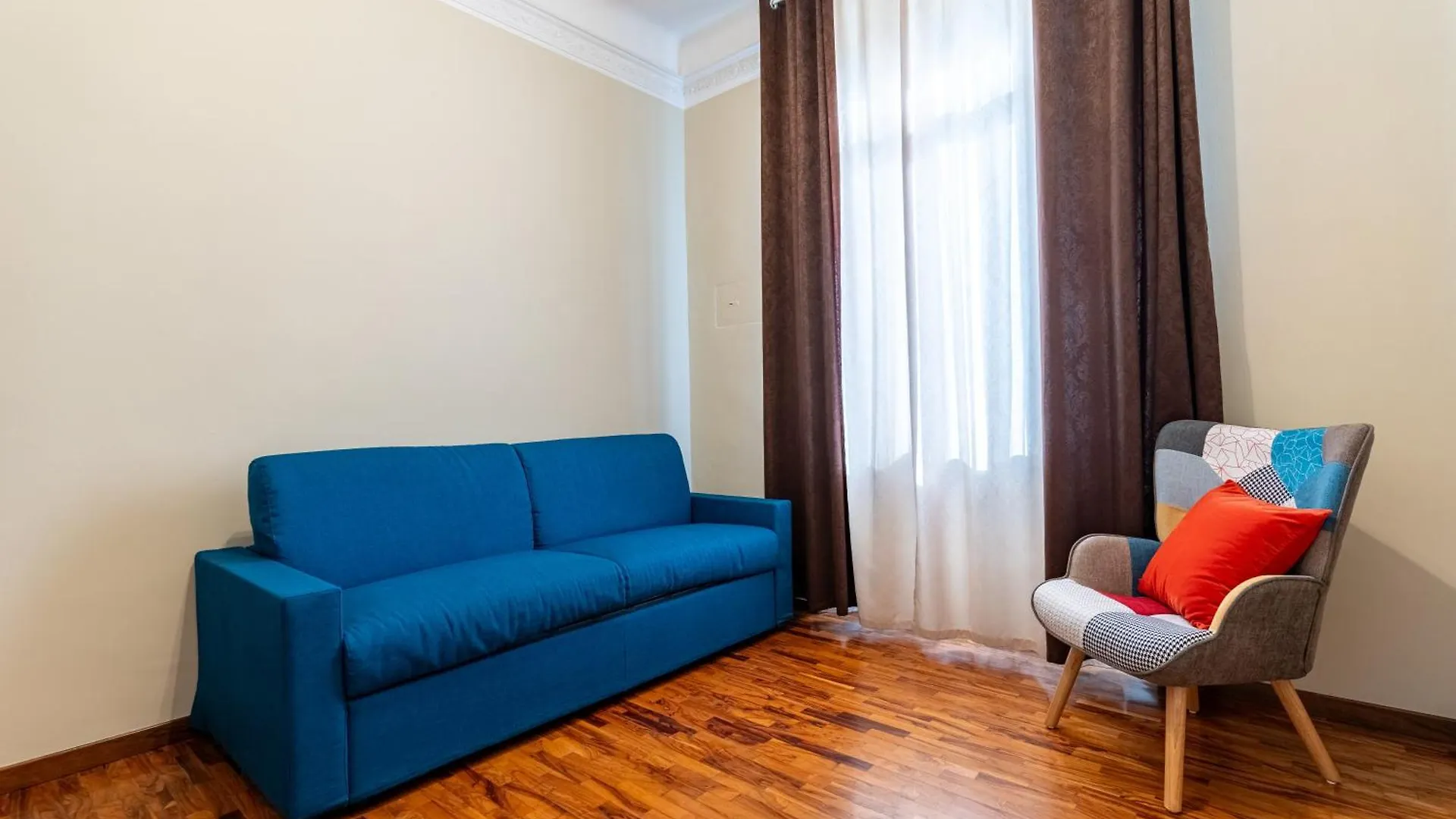 Oronzo Apartment Washington contacts